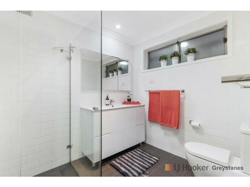881 MERRYLANDS ROAD, Greystanes NSW 2145