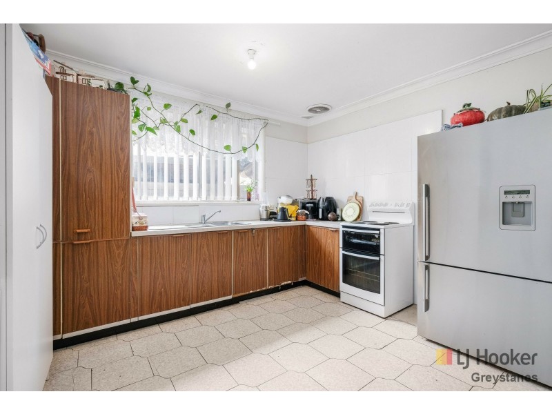 6 WALLABA PL, Greystanes NSW 2145