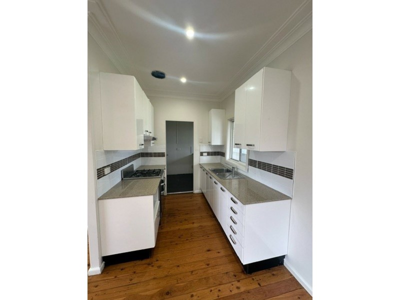 6 ILLOCA PLACE, Toongabbie NSW 2146