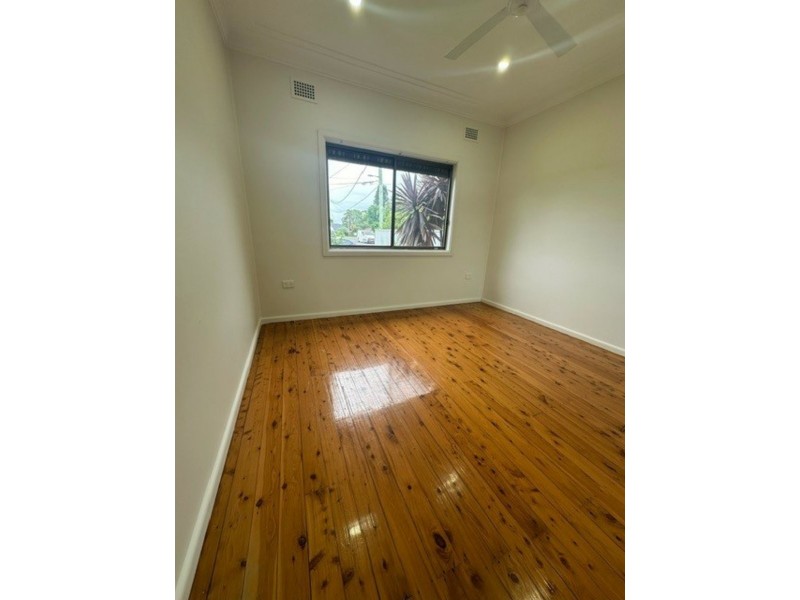 6 ILLOCA PLACE, Toongabbie NSW 2146