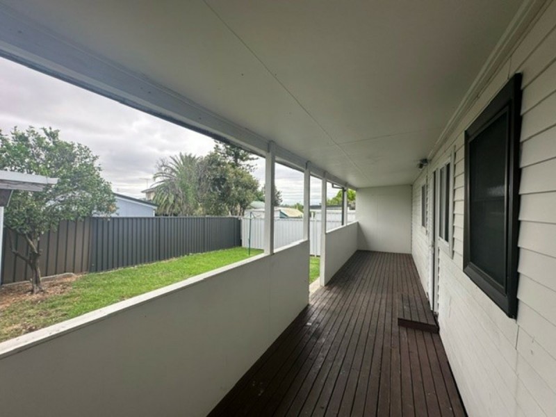 6 ILLOCA PLACE, Toongabbie NSW 2146