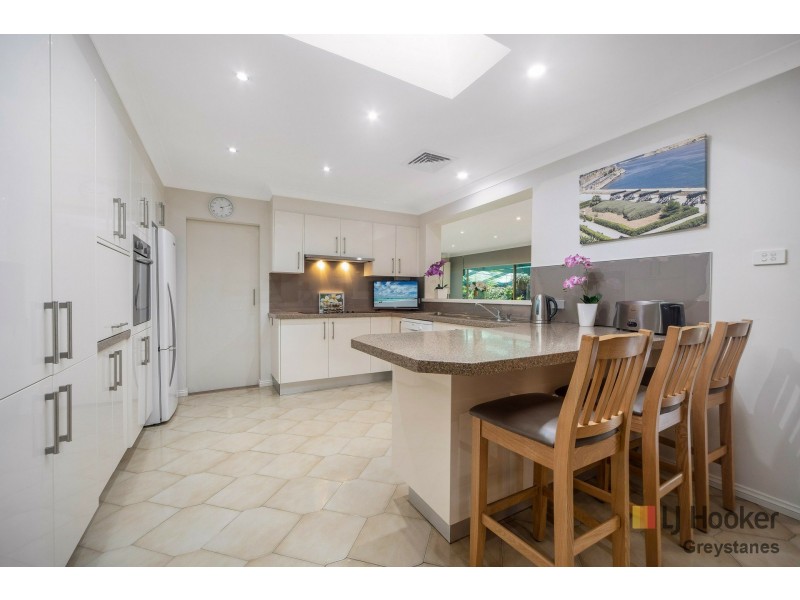 6 Saxon Place, Constitution Hill NSW 2145