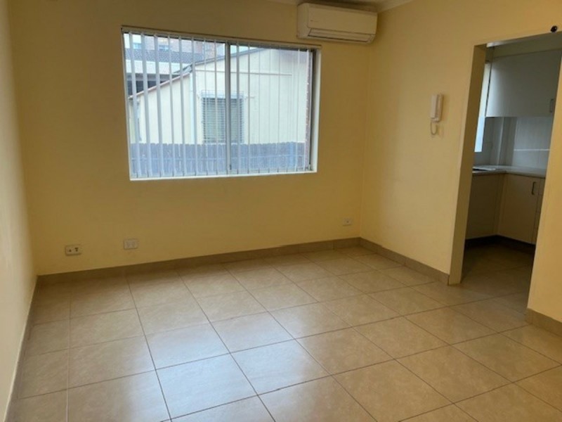 1/296 MERRYLANDS ROAD, Merrylands NSW 2160