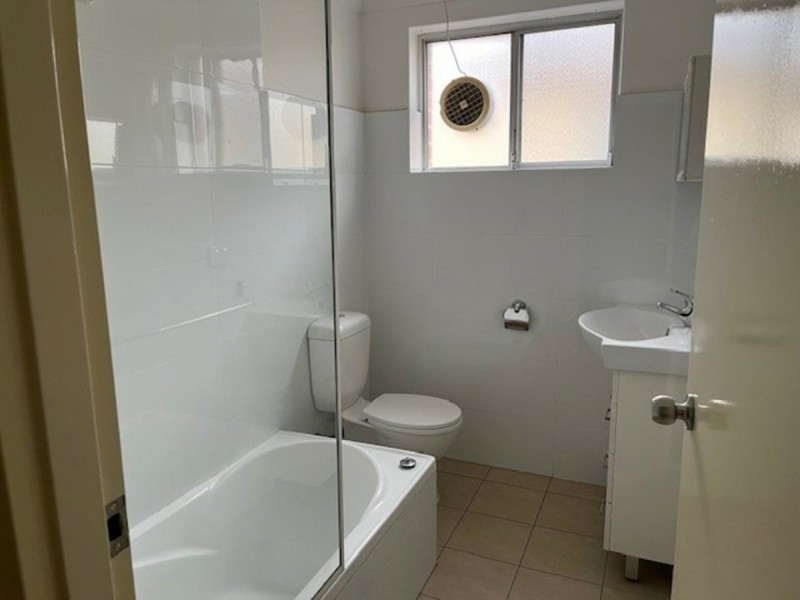 1/296 MERRYLANDS ROAD, Merrylands NSW 2160