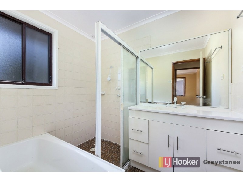 136 ST CLAIR AVENUNE, St Clair NSW 2759