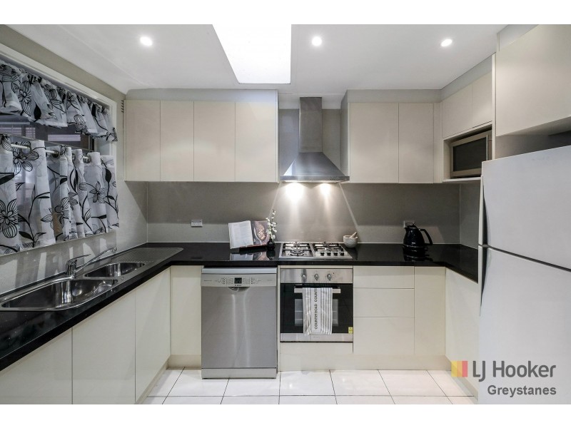 15 Rein Road, Greystanes NSW 2145