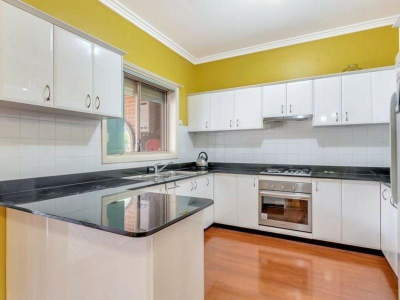 2/1 Clancy Street, Smithfield NSW 2164