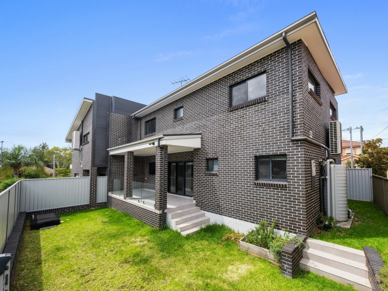 1B FLAMINGO PLACE, Pendle Hill NSW 2145