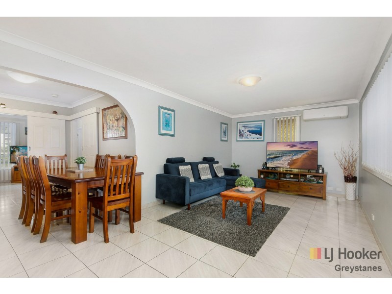 4 Wyatt Place, Greystanes NSW 2145