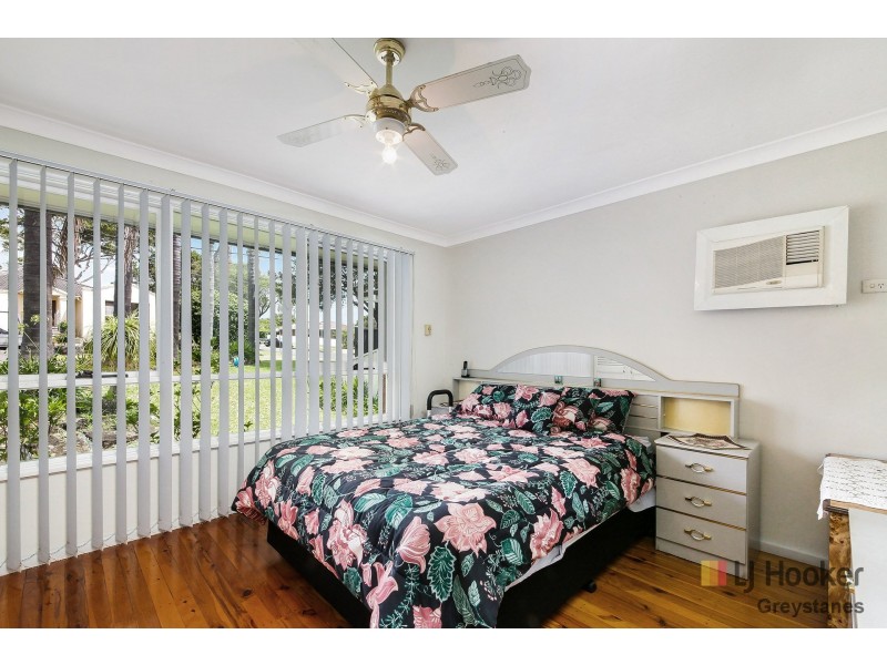 4 Wyatt Place, Greystanes NSW 2145