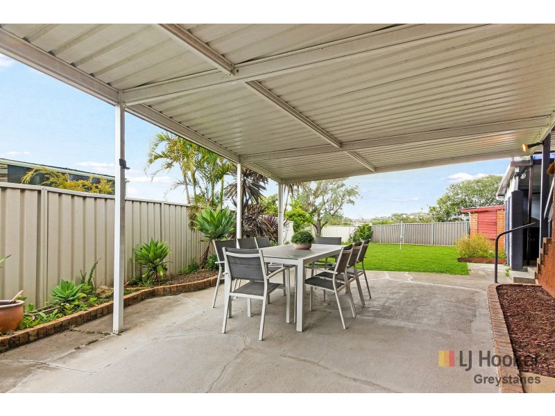 4 Wyatt Place, Greystanes NSW 2145