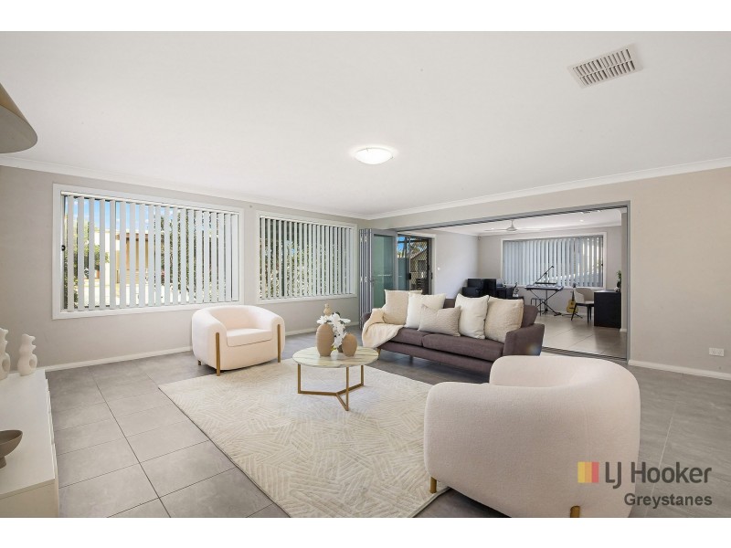 14 Burriang Way, Pemulwuy NSW 2145