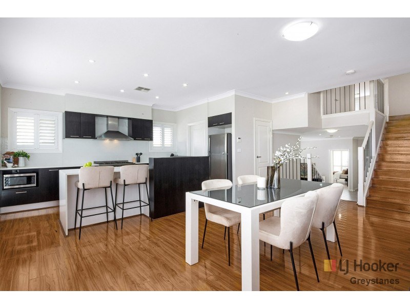 14 Burriang Way, Pemulwuy NSW 2145