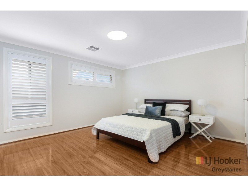 14 Burriang Way, Pemulwuy NSW 2145