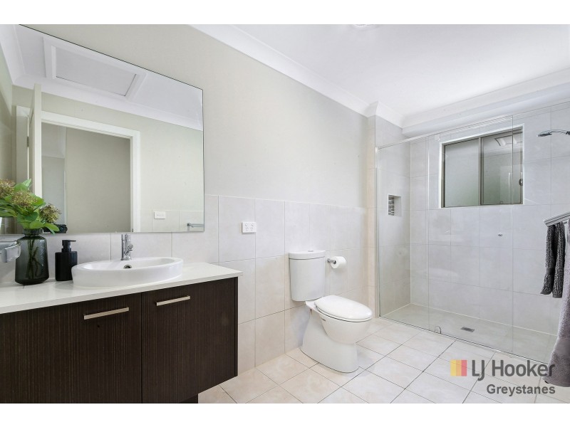 14 Burriang Way, Pemulwuy NSW 2145