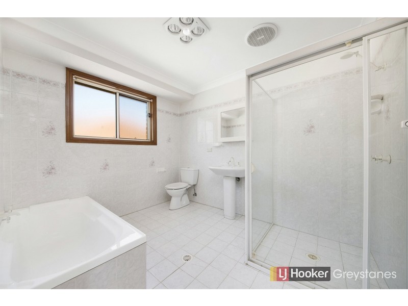 1/3 White Gum Place, Greystanes NSW 2145