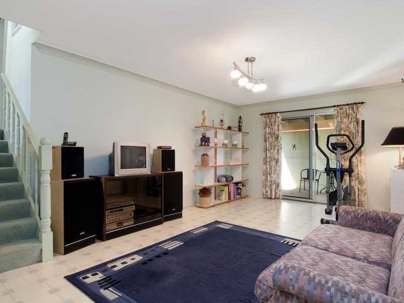 18 Dahlia St, Greystanes NSW 2145