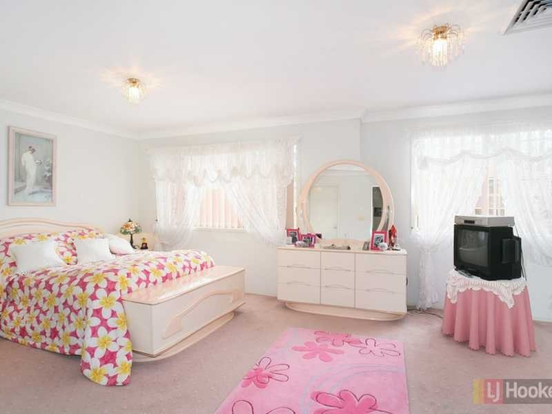 57 Forest Gum Pl, Greystanes NSW 2145