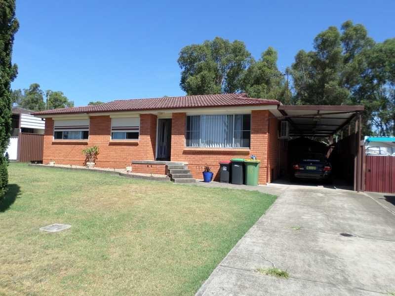 16 Onslow Street, St Clair NSW 2759