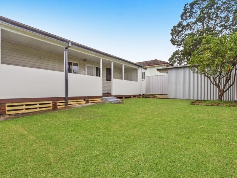 6 Illoca Place, Toongabbie NSW 2146