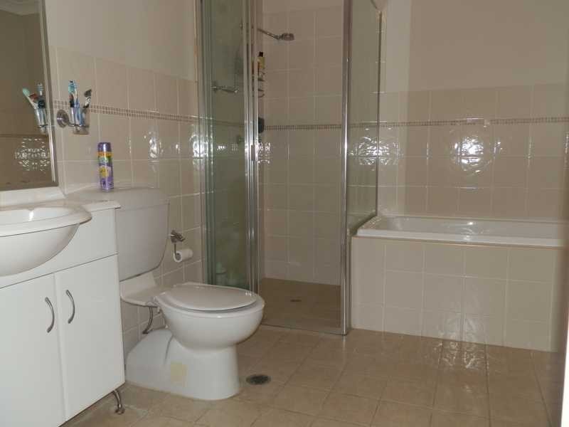 11/143 Blaxcell St, Granville NSW 2142