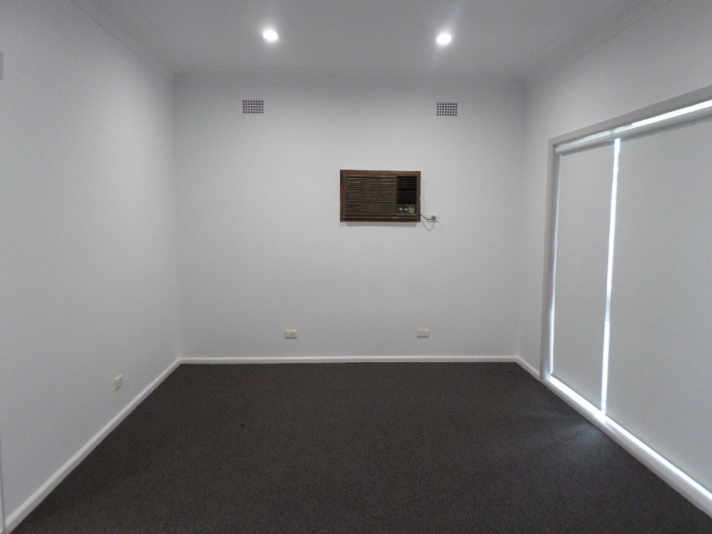 12 Beresford Rd, Greystanes NSW 2145