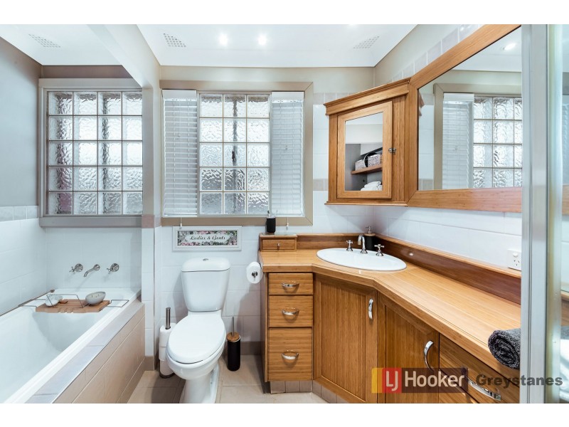 18 Rosalind Street, Greystanes NSW 2145