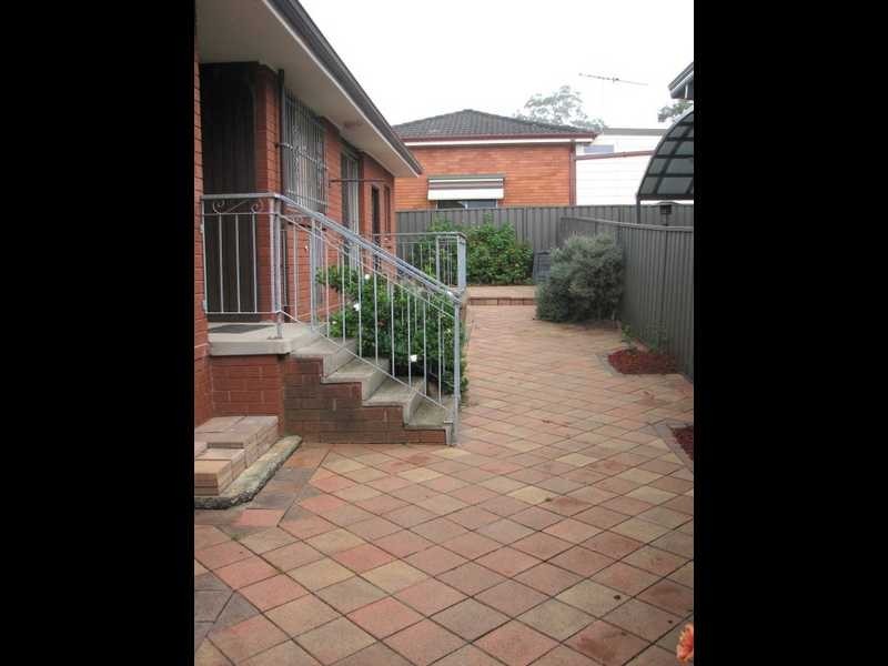 1 Poppy Place, Greystanes NSW 2145