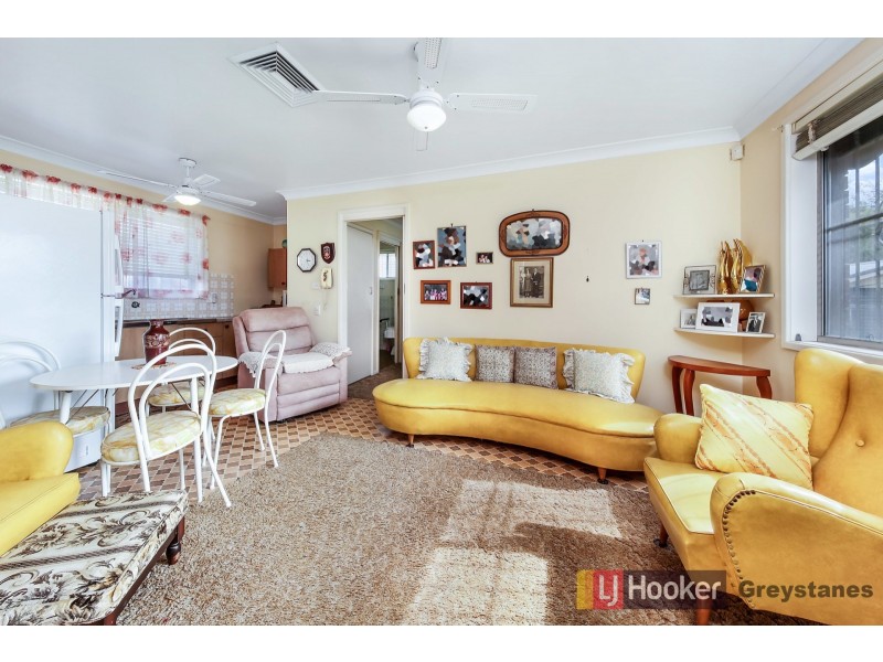 8 Gwydir Street, Greystanes NSW 2145