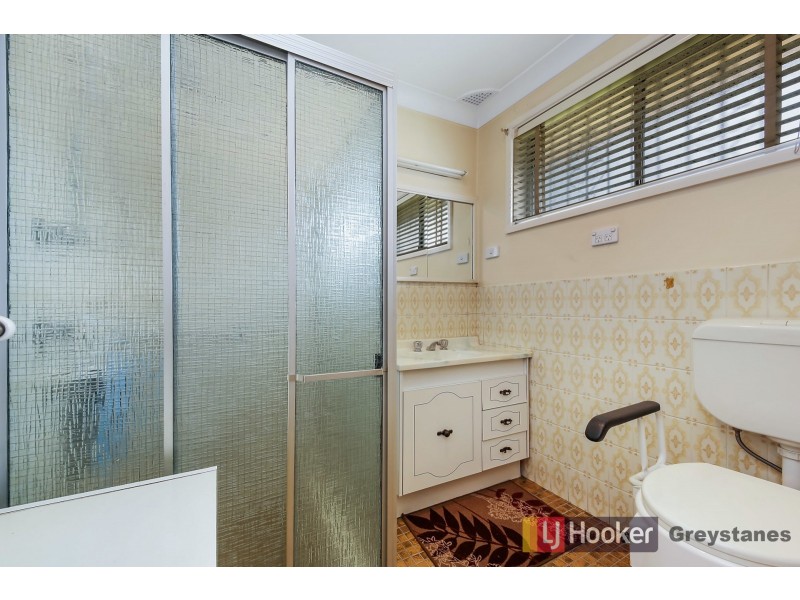 8 Gwydir Street, Greystanes NSW 2145