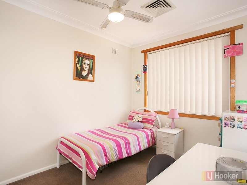 68 Runyon Ave, Greystanes NSW 2145