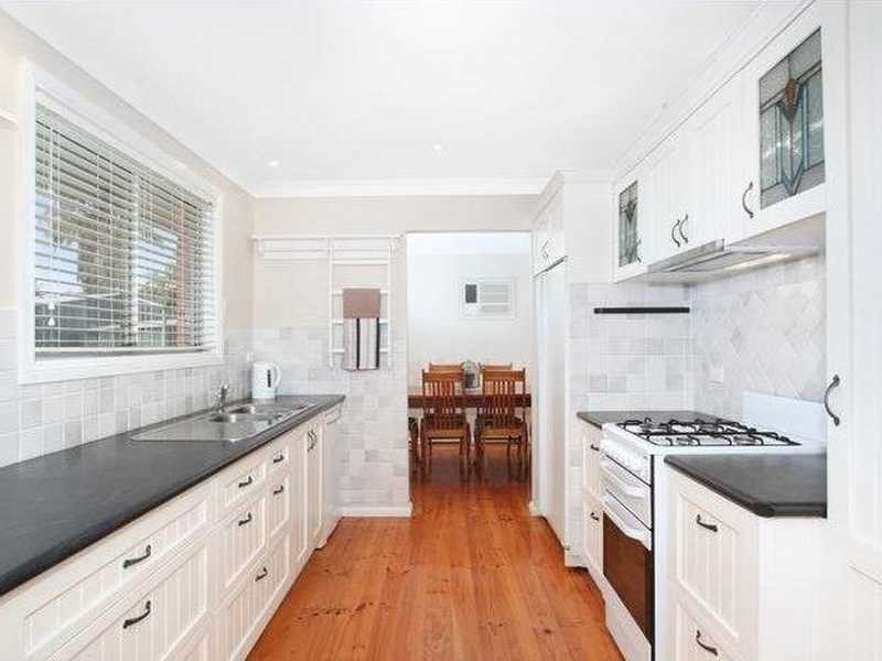 2 Bax Glen, St Clair NSW 2759