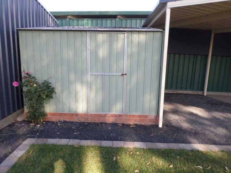 2 Bax Glen, St Clair NSW 2759