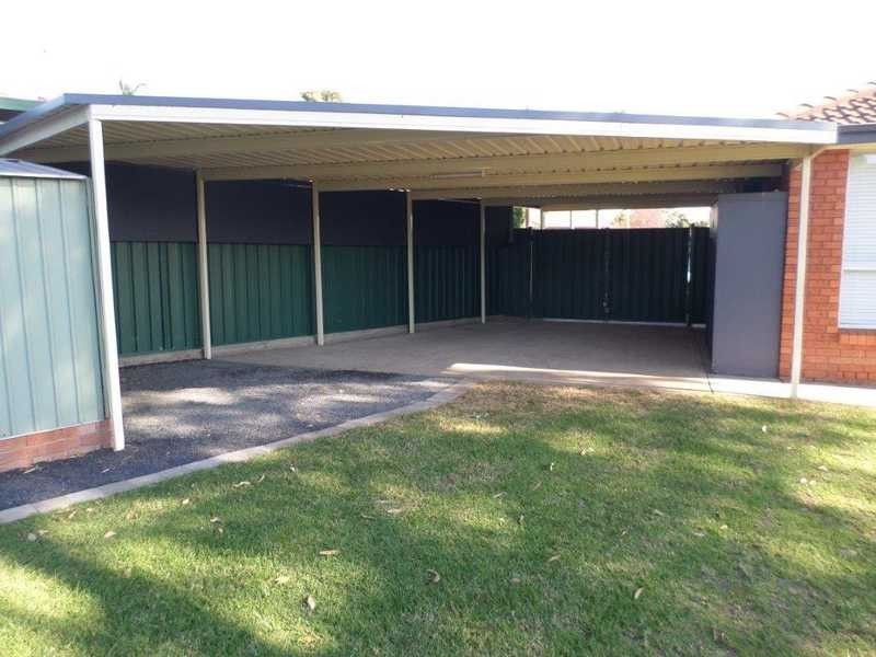 2 Bax Glen, St Clair NSW 2759