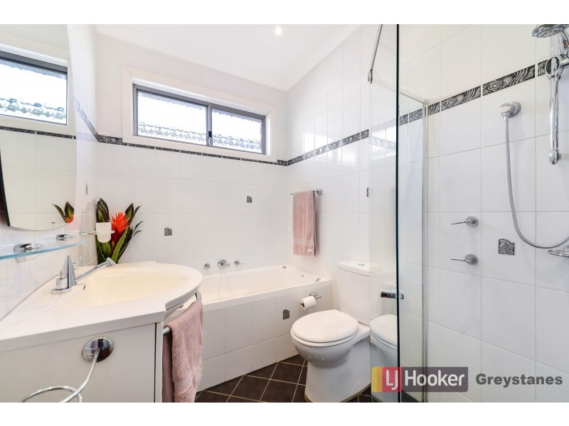 29 Warren Road, Woodpark NSW 2164