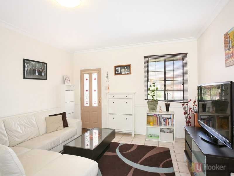 2/16 Rickard Street, Merrylands NSW 2160