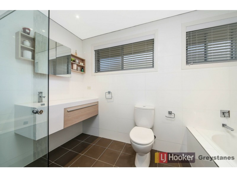4 Grevillea Crescent, Greystanes NSW 2145