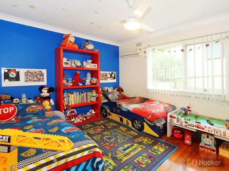 4 Taylor St, Greystanes NSW 2145