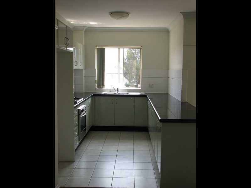 12/23 Amy Street, Regents Park NSW 2143