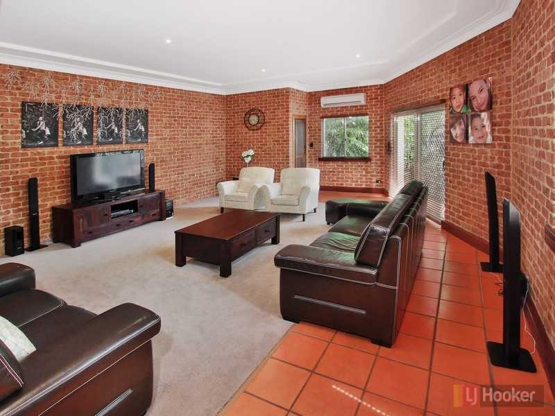 55 Gardenia Pde, Greystanes NSW 2145