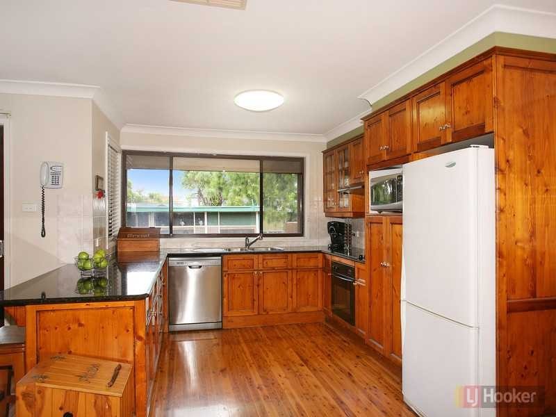 28 Beechwood Ave, Greystanes NSW 2145