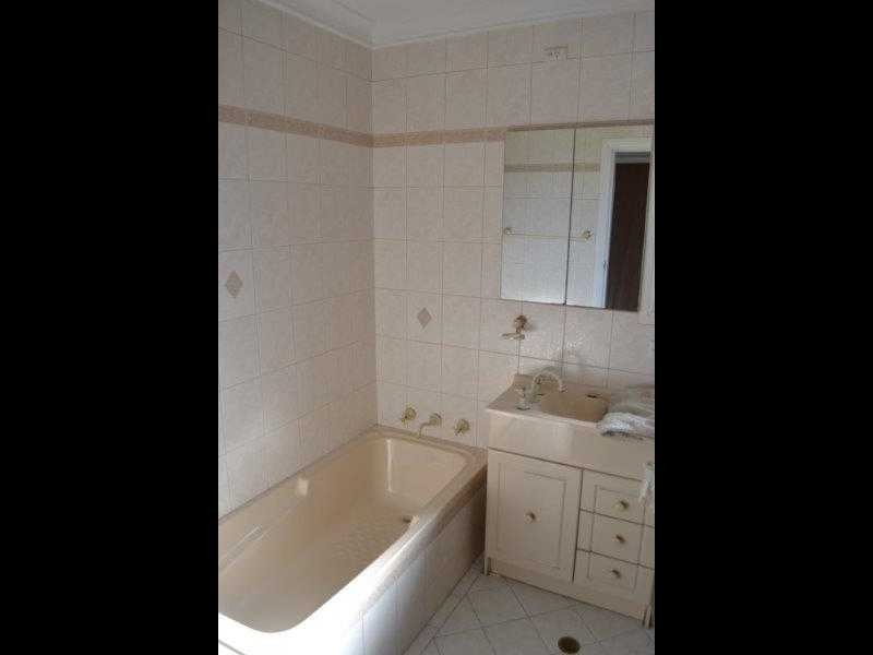 9 Jeffrey Avenue, Greystanes NSW 2145