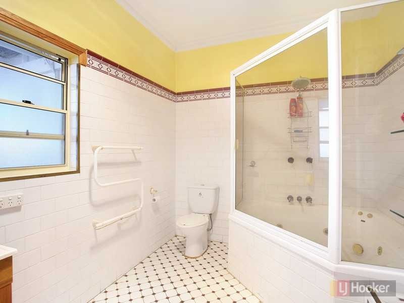 8 Carmen St, Guildford NSW 2161