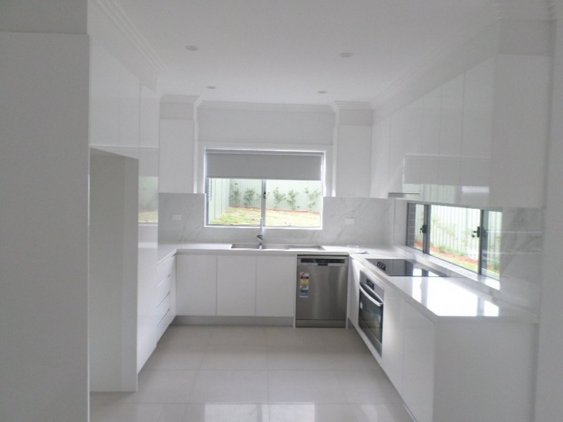 82b Grevillea Crescent, Greystanes NSW 2145