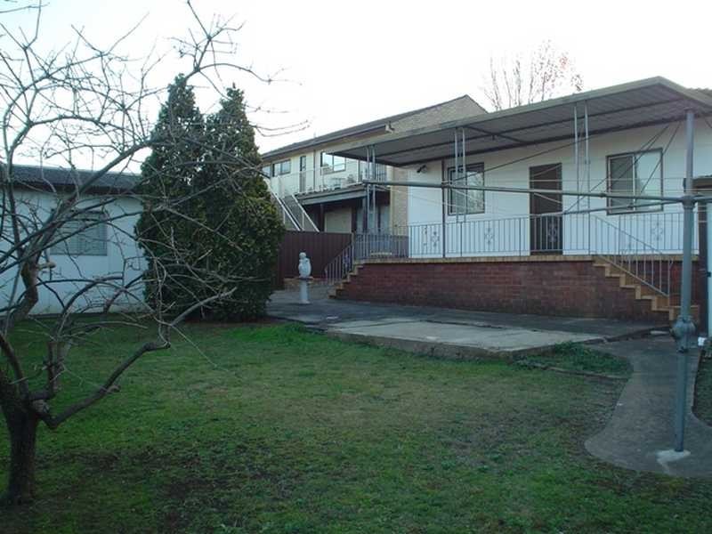 180 Cornelia Rd, Toongabbie NSW 2146