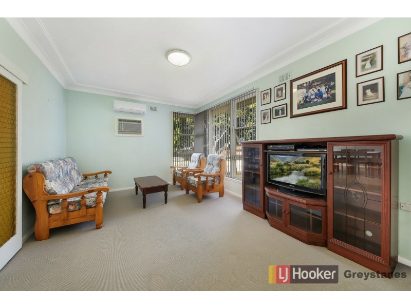 8 Hector Street, Greystanes NSW 2145