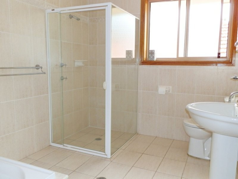 29 Collins, Pendle Hill NSW 2145