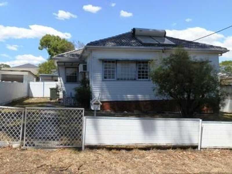 12 Alexander St, Smithfield NSW 2164
