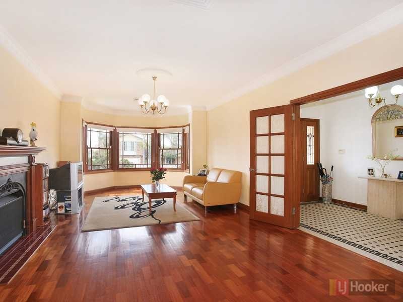 25 Darmenia Ave, Greystanes NSW 2145