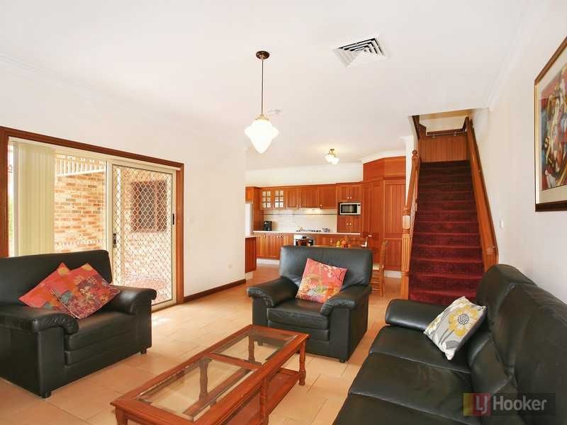 25 Darmenia Ave, Greystanes NSW 2145